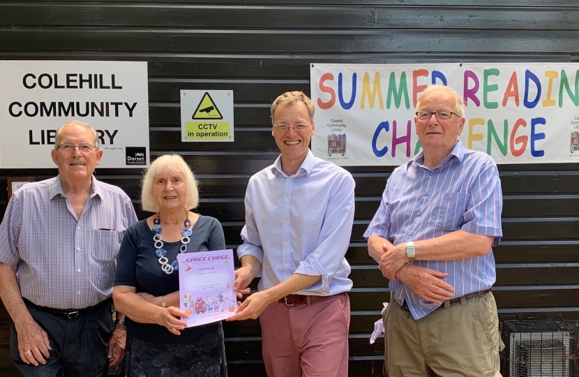 Michael Tomlinson MP visits Colehill Community Library